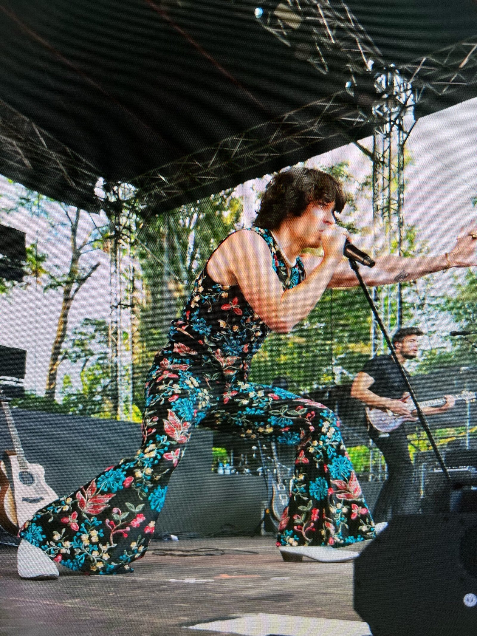 Spencer Sutherland on stage wearing an Anna Herman Original made in the USA . Swaetshop Free